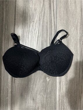 Victoria's Secret Black Lace Padded strappy  Underwire Bra